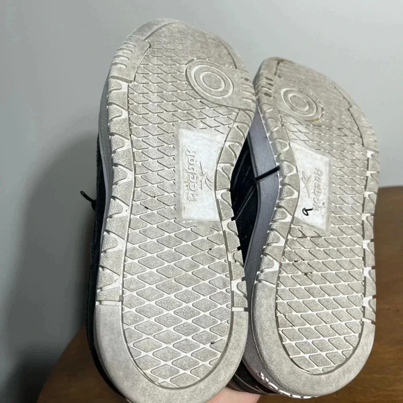 Reebok Classics Court Double mix sneakers in black white & pantone Size 9 - Picture 3 of 6